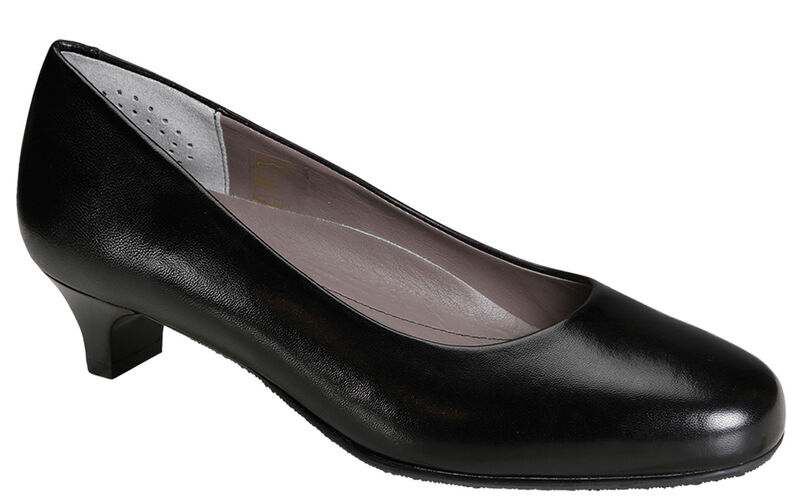 Lnafan Women's Ladies' Slip On Kitten Heels Court Shoes Dress Pumps Office  Work Shoes Black Size 1UK: : Fashion
